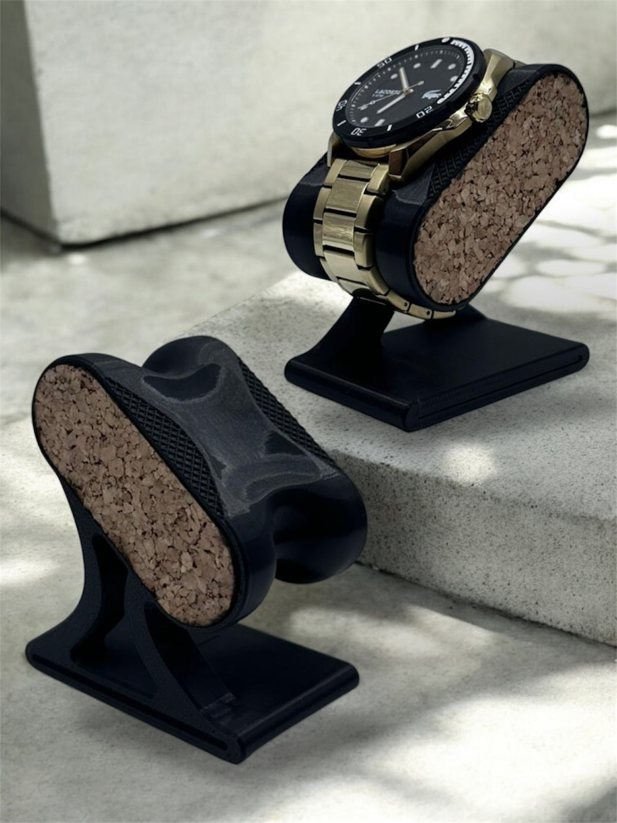 Stojak / podstawka ekspozycyjna na zegarek – druk 3D + naturalny korek