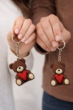 Brelok Miś z serduszkiem – uroczy prezent na Dzień Kobiet Personalizowany